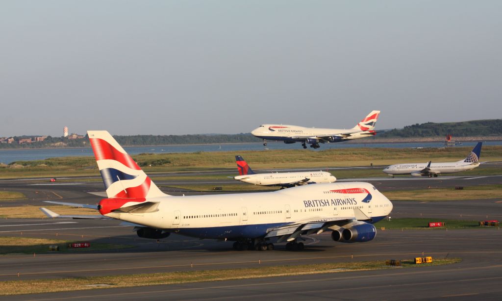 Boeing 747-400 (G-CIVN)