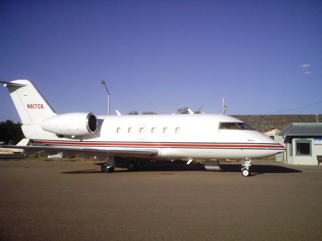 Canadair Challenger (N817CK)