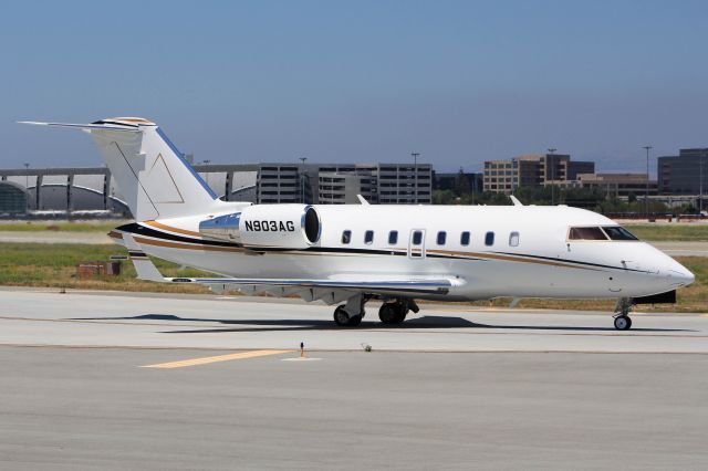 Canadair Challenger (N903AG)