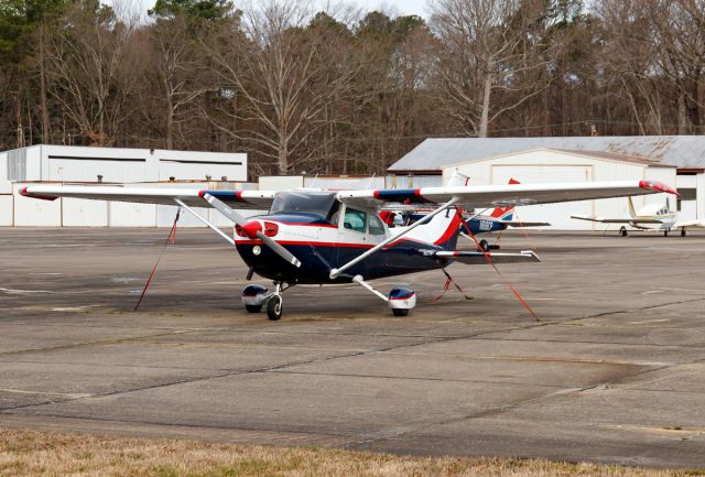 Cessna Skyhawk (N92704)