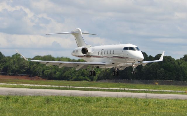 Canadair Challenger 350 (N765QS) - A Bombardier BD-1-1A10 Challenger 350 arriving Runway 18, Pryor Field Regional Airport, Decatur, AL - April 27, 2017. 