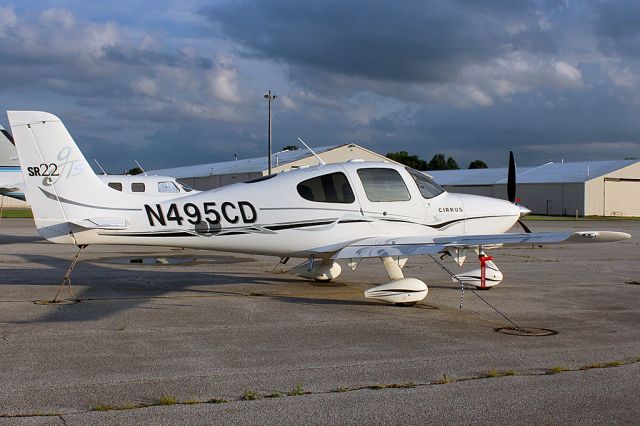 Cirrus SR-22 (N495CD)