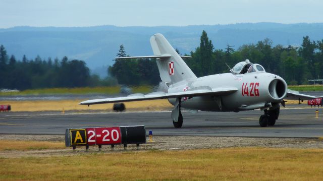 N1426D — - Taxiing after landing at HIO on Runway 30.