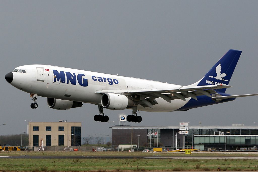 Airbus A300F4-200 (TC-MNU)