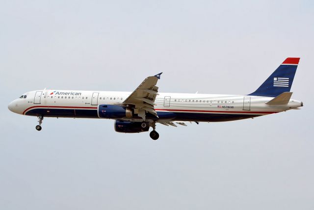 Airbus A321 (N578UW)