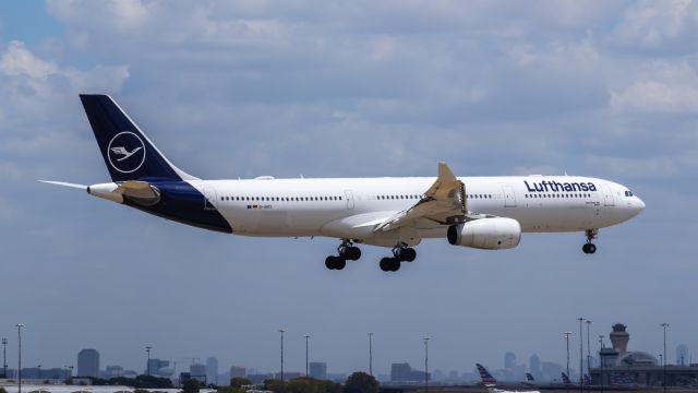 Airbus A330-300 (D-AIKS) - Lufthansa A330-300 landing at DFW airport on 8/6/2022. Taken with a Canon 850D and Rokinon 135mm f/2 lens.