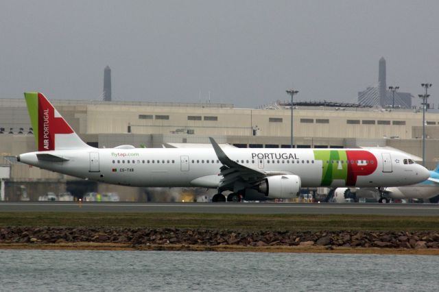 Airbus A321neo (CS-TXB)