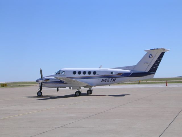 Beechcraft Super King Air 200 (N65TW)