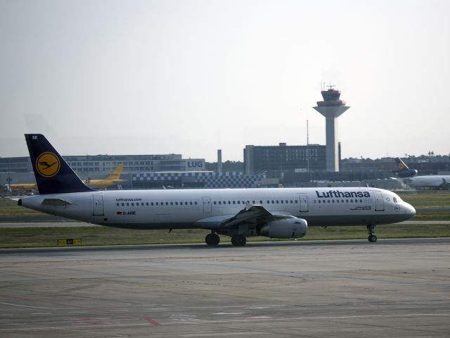 Airbus A321 (D-AISE) - At Frankfurt, Germany.