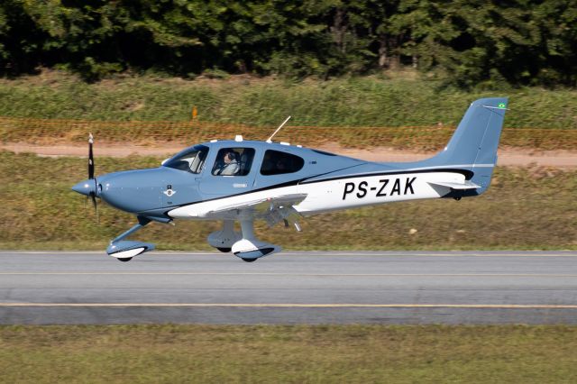 Cirrus SR-22 (PS-ZAK)