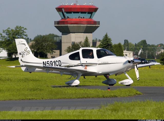 Cirrus SR-22 (C-FNKC)