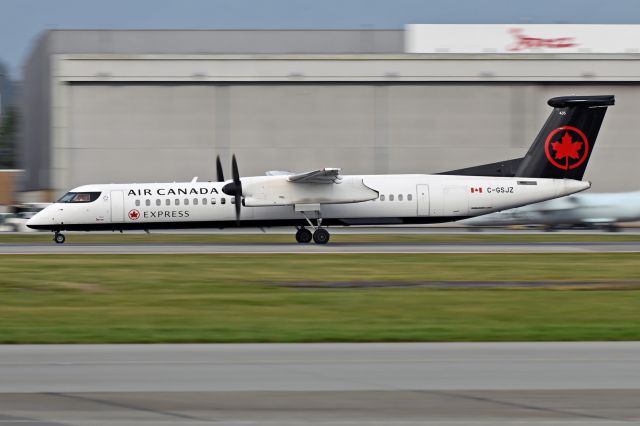 de Havilland Dash 8-400 (C-GSJZ)