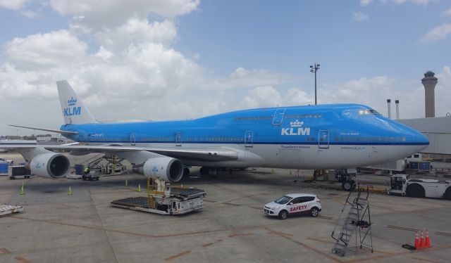 Boeing 747-400 — - Arriving in Houston from CDG 