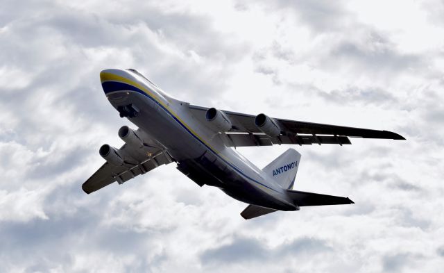 Antonov An-124 Ruslan (UR-82029)