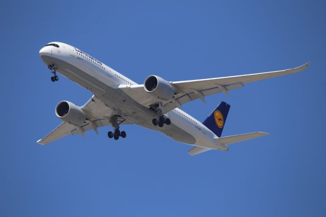 Airbus A350-900 (D-AIXF)