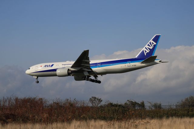 Boeing 777-200 (JA710A) - October 9th 2017:HND-HKD.