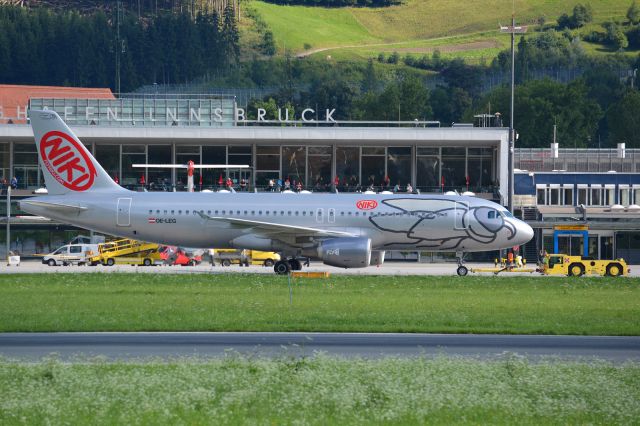 Airbus A320 (OE-LEG)