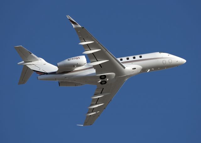 Canadair Challenger 350 (N797QS)