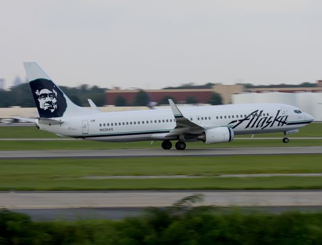 Boeing 737-800 (N526AS) - Departing for KSEA