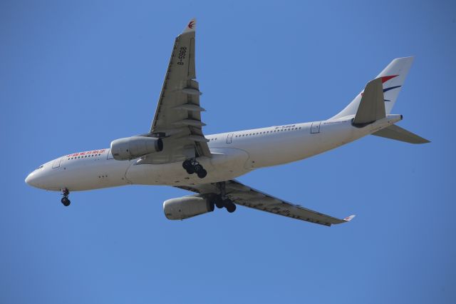 Airbus A330-200 (B-5968)
