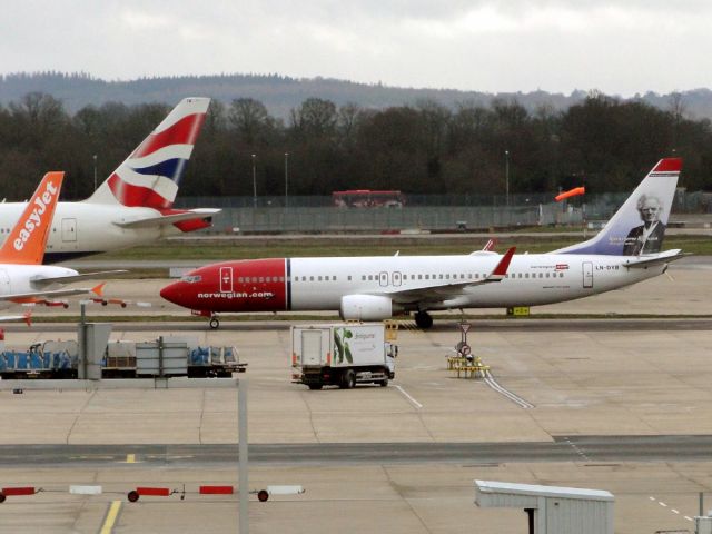 Boeing 737-800 (LN-DYB)