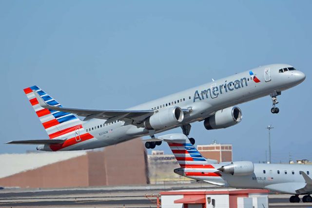 Boeing 757-200 (N204UW) - American Boeing 757-23N N204UW at Phoenix Sky Harbor on October 10, 2017. 