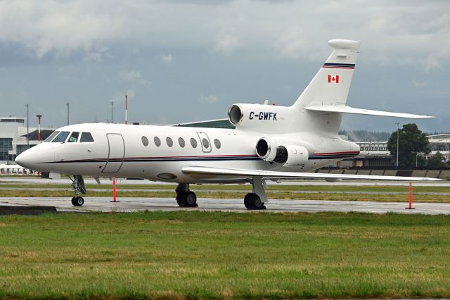 Dassault Falcon 50 (C-GWFK)