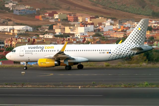 Airbus A320 (EC-MBT)