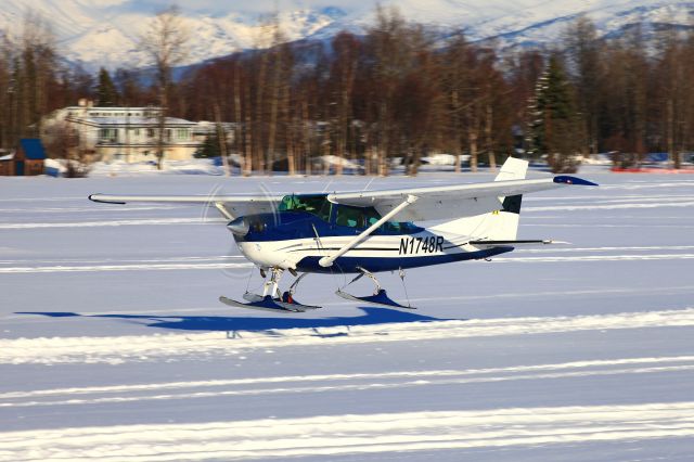 Cessna 206 Stationair (N1748R)