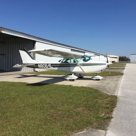 Cessna Skyhawk (N8064L)