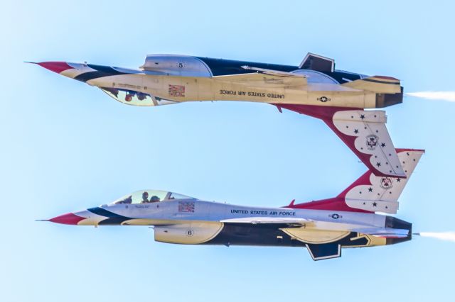 Lockheed F-16 Fighting Falcon —