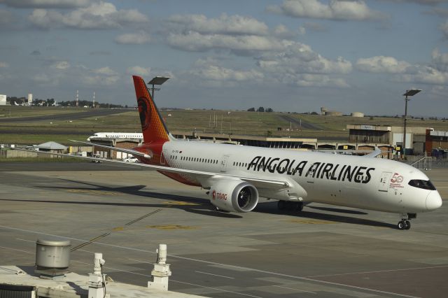 Boeing 787-8 (D2-TEQ) - From Terminal1