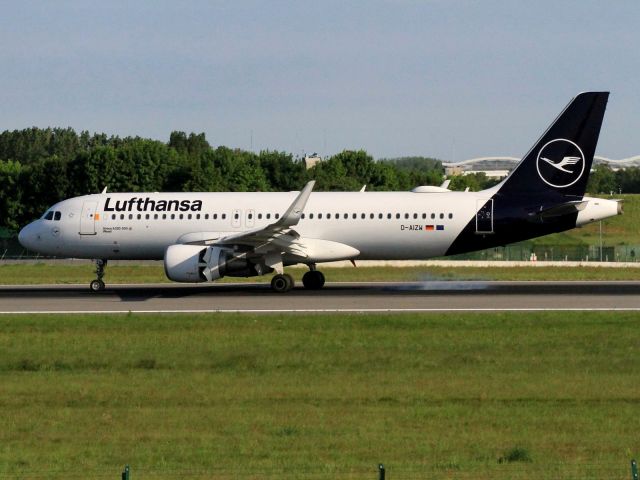 Airbus A320 (D-AIZW)