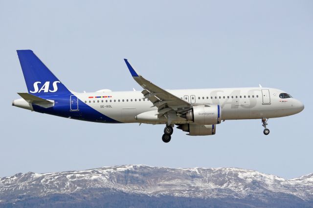 Airbus A320neo (SE-ROL)
