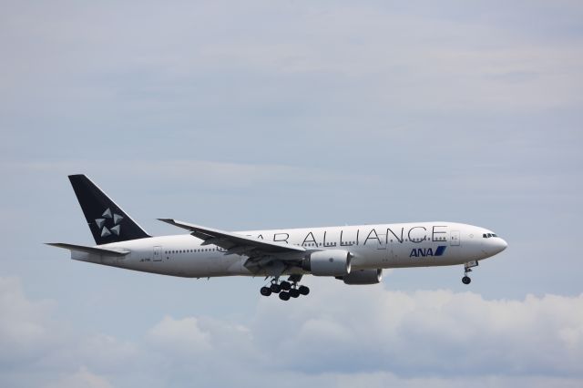 Boeing 777-200 (JA711A)