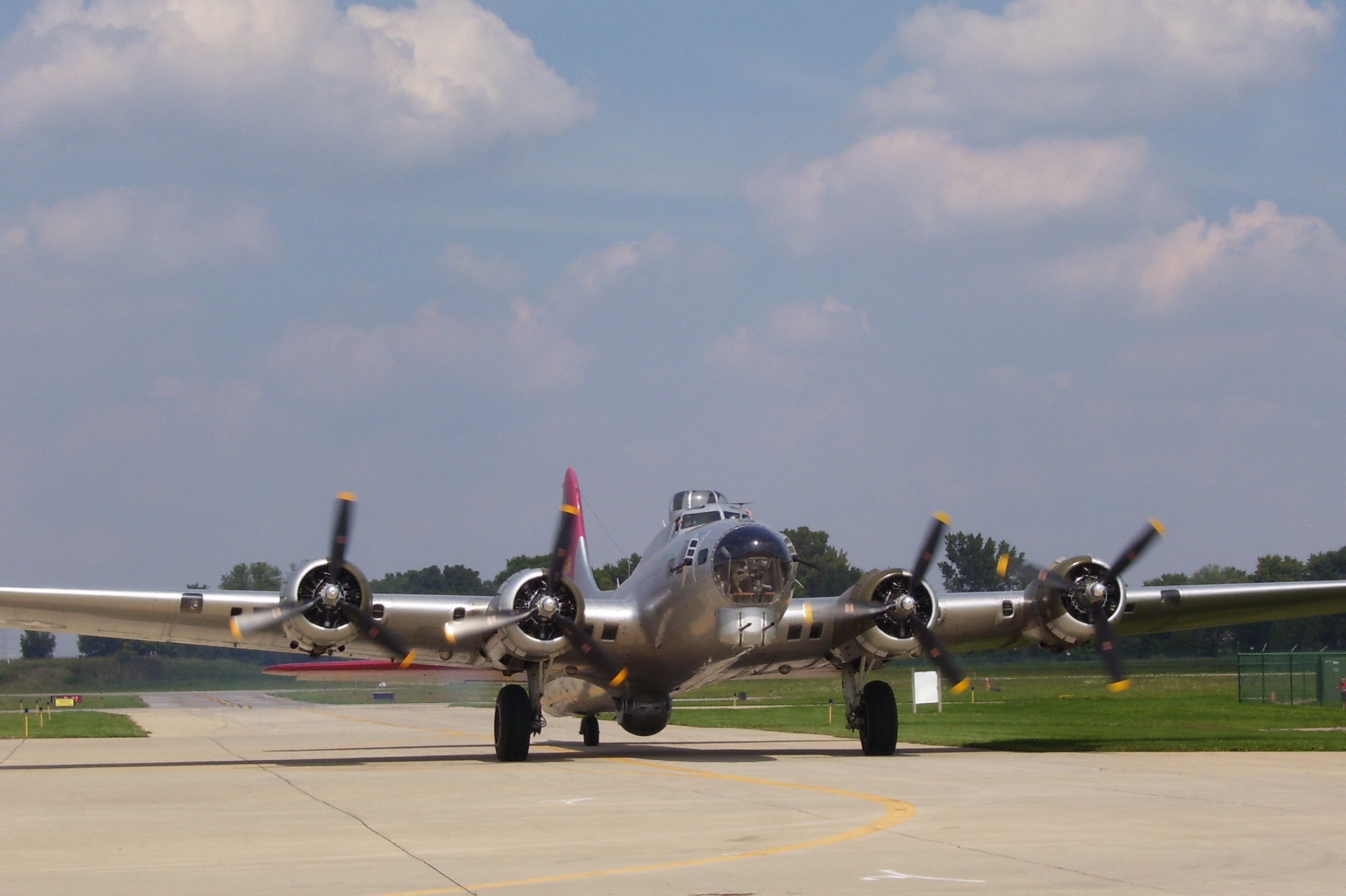 Boeing B-17 Flying Fortress — - What a Beautiful and powerful airplane