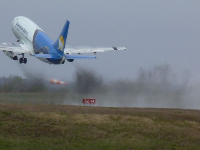 Boeing 737-200 (C-GSPW)