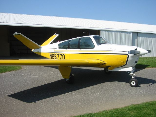 Beechcraft 35 Bonanza (N8677Q)