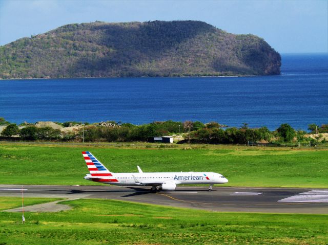 Boeing 757-200 (N195AN)