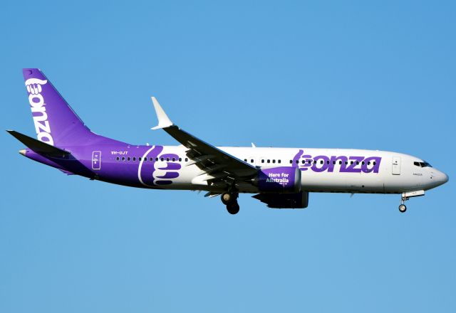 Boeing 737 MAX 8 (VH-UJT)