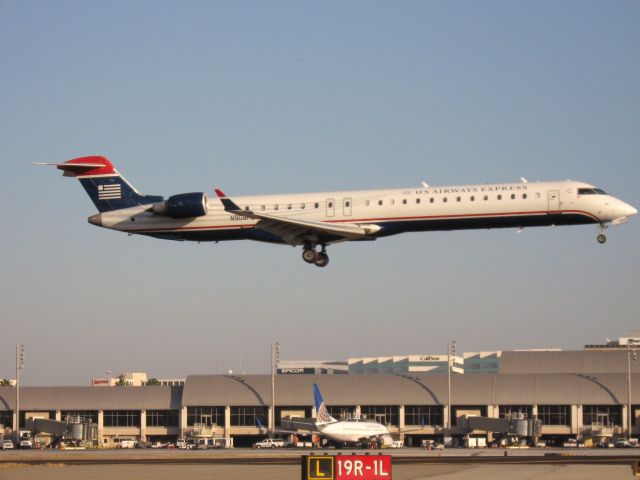 Canadair Regional Jet CRJ-900 (N908FJ) - Landing on RWY 19R