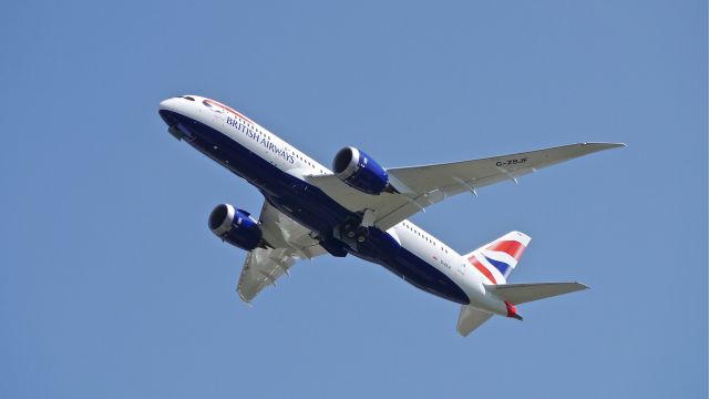 Boeing 787-8 (G-ZBJF) - BOE455 climbs from Rwy 34L to begin its maiden flight on 5/7/14. (LN:177 / cn 38613).