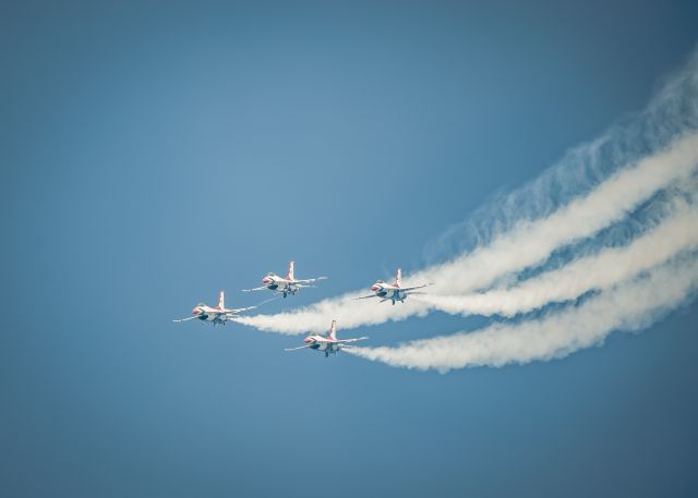 Lockheed F-16 Fighting Falcon — - 2016 NY Airshow 