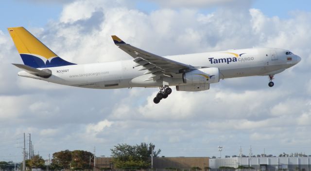 Airbus A330-200 (N330QT) - Arriving from Brussels(EBBR)