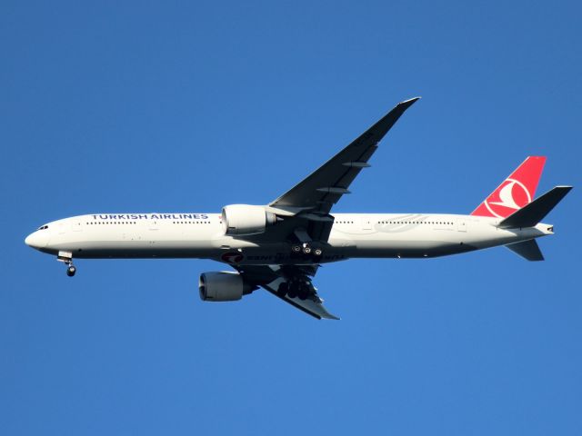 BOEING 777-300ER (TC-JJS)