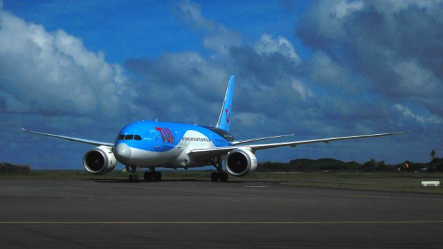 Boeing 787-8 (G-TUII)