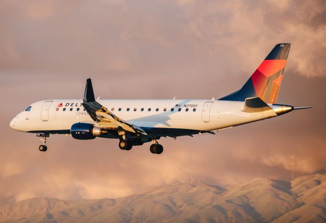 EMBRAER 175 (long wing) (N270SY)