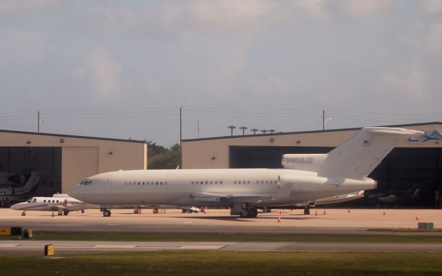 Boeing 727-100 (N908JE)