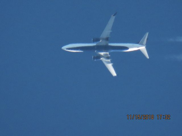 Boeing 737-900 (N808DN)