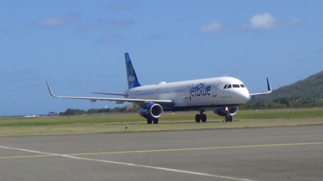Airbus A321 (N988JT)